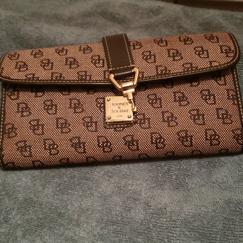 Dooney & Bourke checkbook wallet